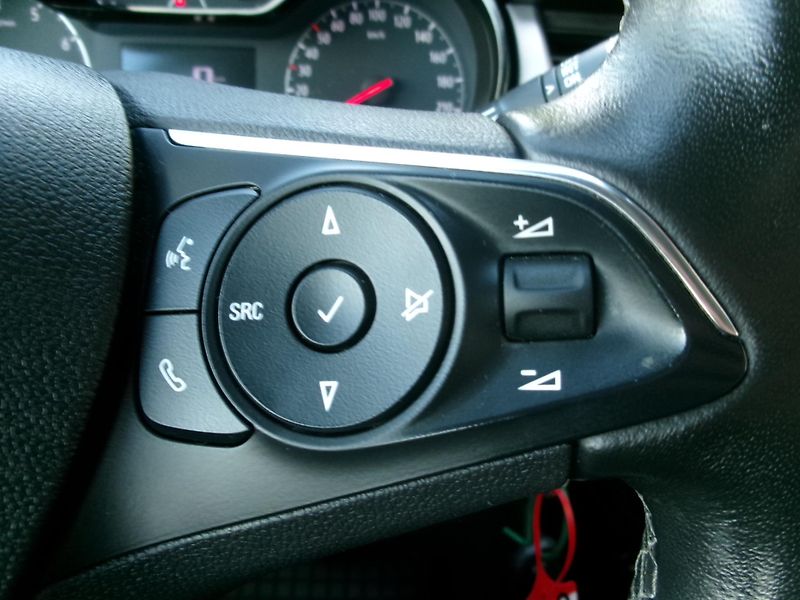 Opel Crossland X (2018) 1,2 PT DOHC KLIMA - fotka 18 z 31