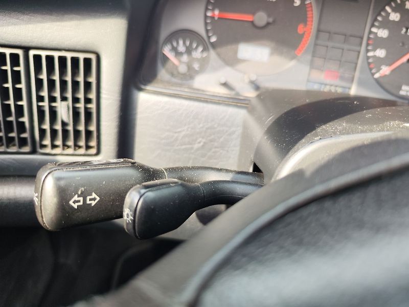 Audi 80 1.9 TDI/66kW Cabrio - fotka 25 z 28