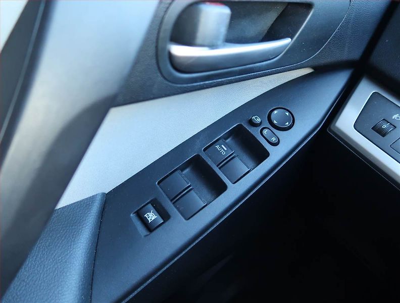 Mazda 3 (2010) 1.6, po STK, slušný stav - fotka 15 z 15