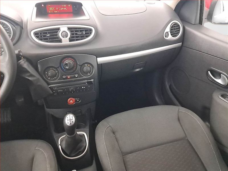 Renault Clio (2010) 1.2 16V , Serv.kniha, Tempomat - fotka 8 z 19