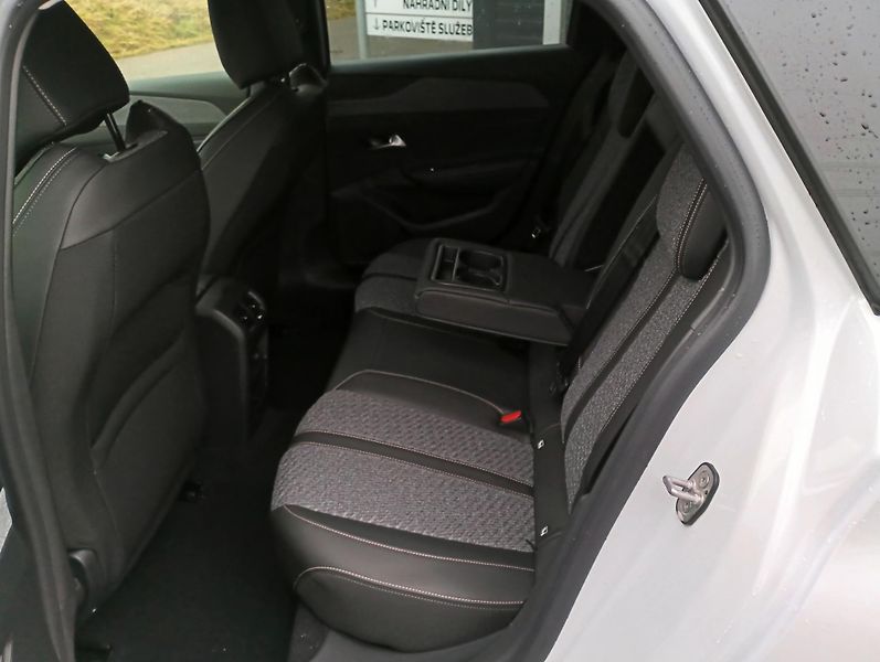 Peugeot 308 (2026) SW ALLURE Hybrid 145 e-DCS6 - fotka 16 z 19