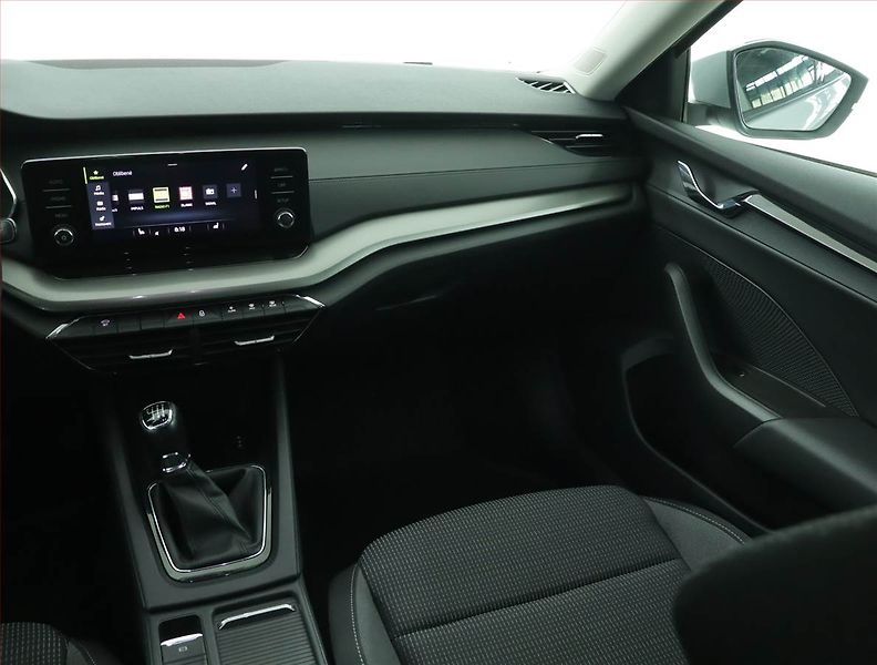 Škoda Octavia (2023) Ambition 2.0 TDI, ČR,1.maj - fotka 8 z 15