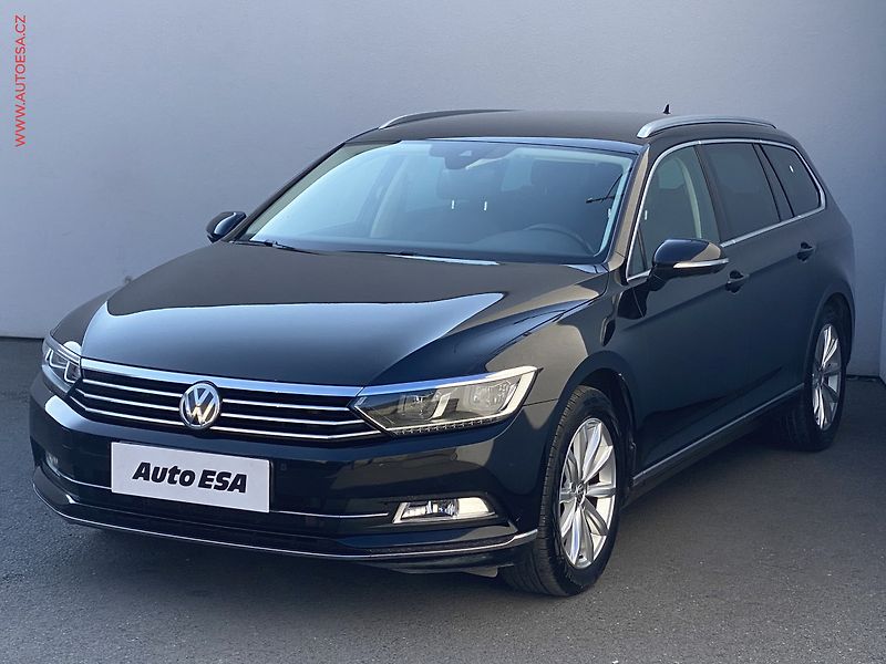 Volkswagen Passat (2015) 2.0 TDi, Highline, LED, navi - fotka 3 z 20