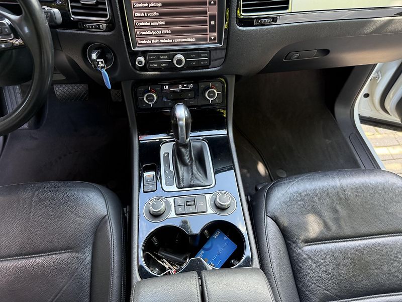Volkswagen Touareg (2016) 3.0 TDI 4Motion (193kW/262k) T - fotka 13 z 20