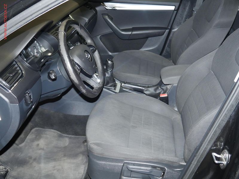 Škoda Octavia (2014) 1.6 TDi, ČR, Elegance, STK2 - fotka 9 z 18