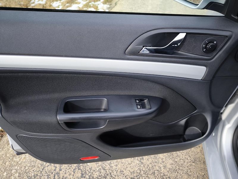Škoda Octavia 1,4TSI 90kW 1 MAJITEL - fotka 13 z 49