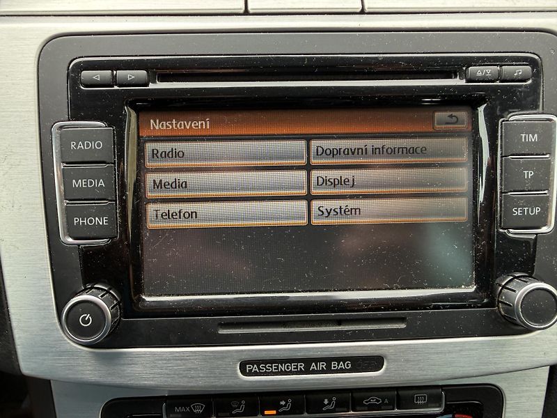 Volkswagen Passat 2,0TDI 4MOTION TAŽNÉ - fotka 18 z 21