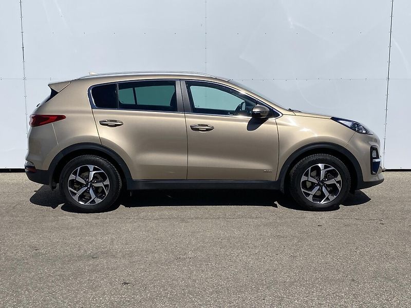 Kia Sportage 1,6 T-GDi 130 kW 4x4 DCT - fotka 3 z 26