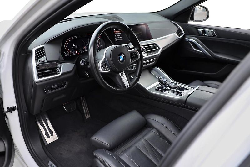 BMW X6 xDrive40d - fotka 7 z 15