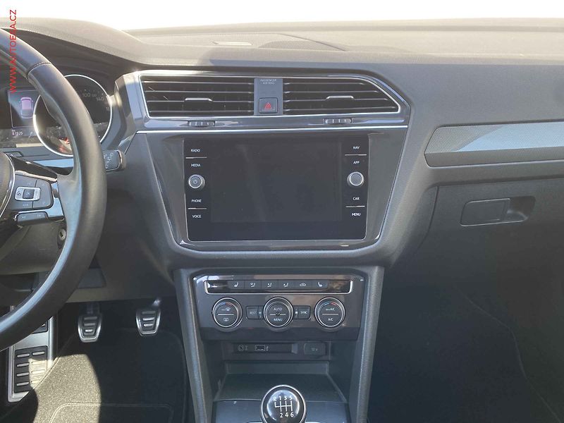 Volkswagen Tiguan (2019) 1.5 TSi, IQ Drive, navi, - fotka 12 z 19