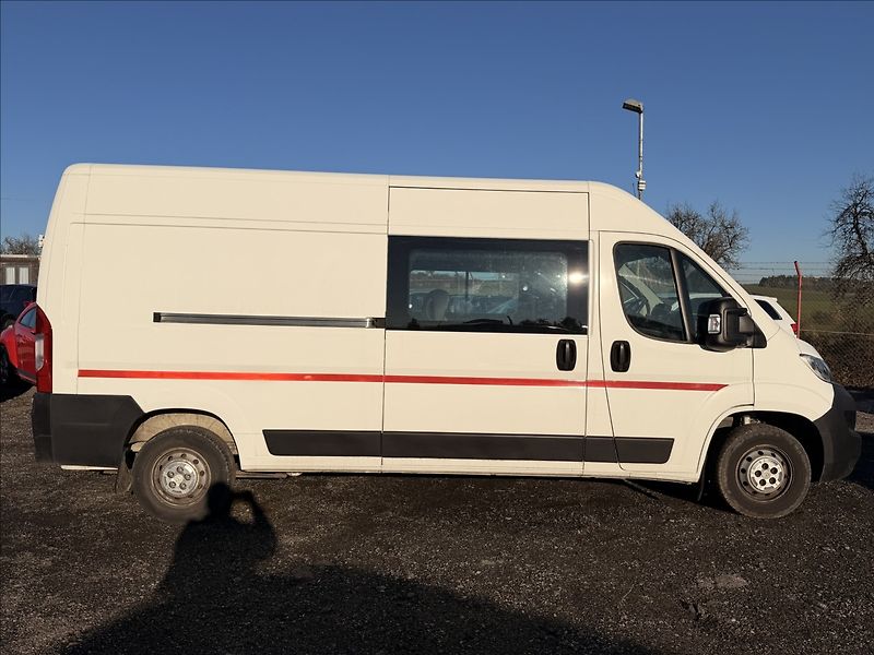 Citroën Jumper 2,2 HDI 121kW 6MÍST DPH - fotka 8 z 29