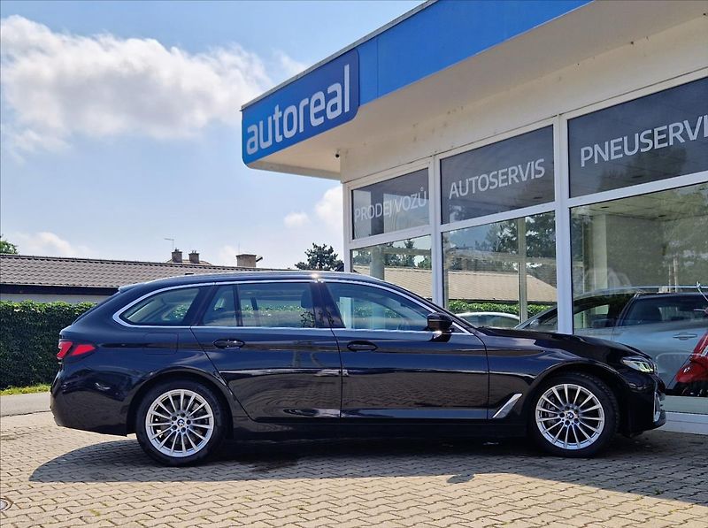 BMW Řada 5 3,0 530d TOURING KOMPLETVÝBAVA - fotka 6 z 46