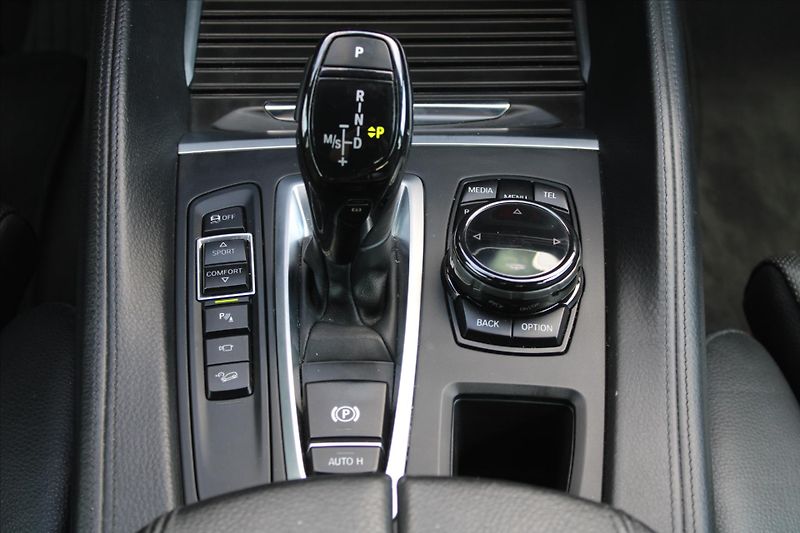 BMW X6 xDrive 30d M PAKET HEAD UP - fotka 20 z 23