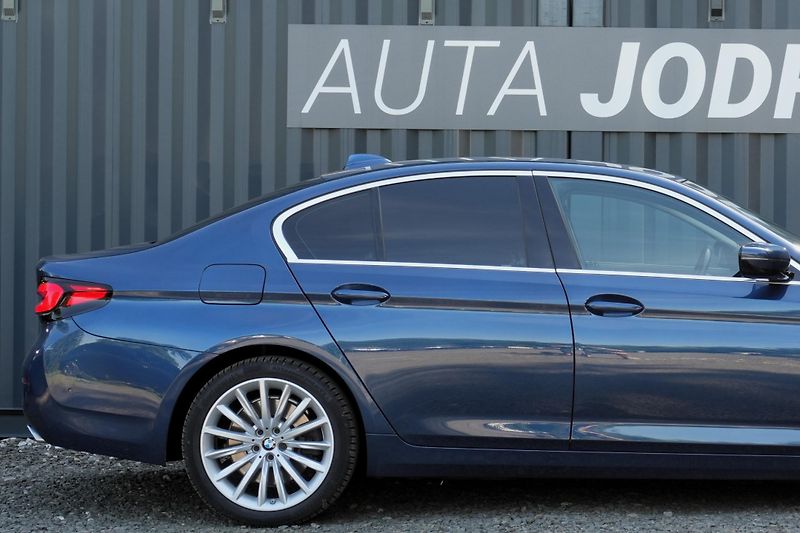 BMW Řada 5 540i xDrive, ČR, ACC, Harman - fotka 9 z 40