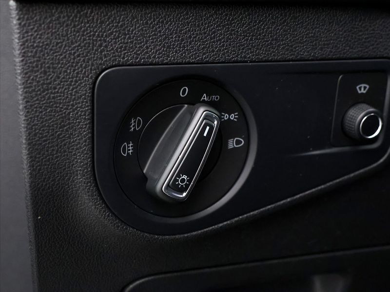 Volkswagen Tiguan 1,5 TSI 110kW LED Virtual Navi - fotka 16 z 39