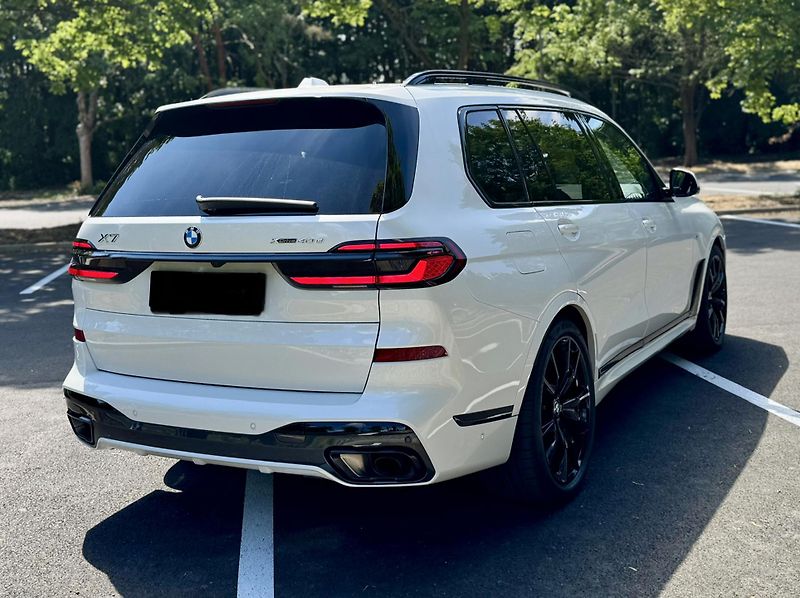BMW X7 40d xDrive Msport PRO | max  - fotka 7 z 38