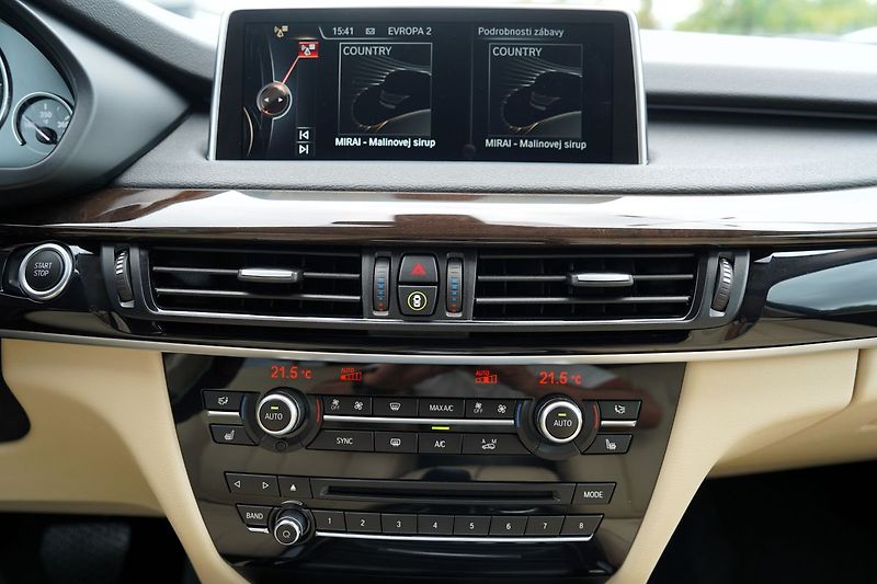 BMW X5 40e xDrive/iPerformance/315 PS - fotka 40 z 49