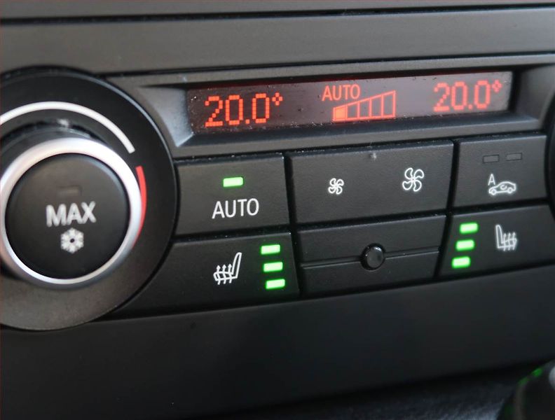 BMW X1 (2013) xDrive18d, 4X4, Automat - fotka 18 z 19