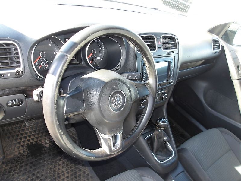 Volkswagen Golf 1,6TDi 77kW ČR ! - fotka 16 z 27