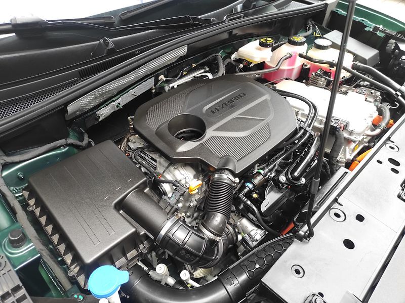 MG ZS 1,5 145kW Hybrid+ Essent AT TZ - fotka 29 z 41