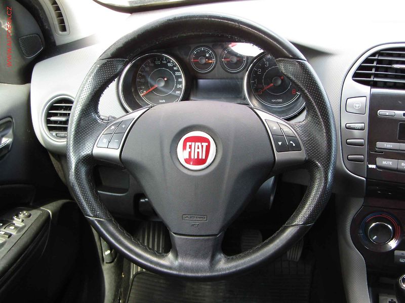 Fiat Bravo (2010) 1.4 i, AC - fotka 12 z 15