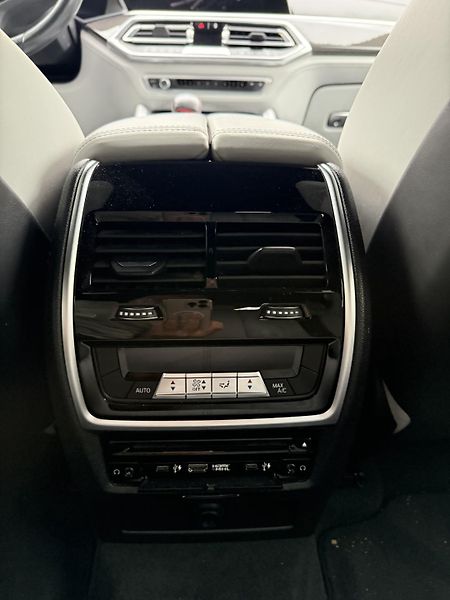 BMW X6 (2020) BMW X6M Competition - fotka 27 z 27