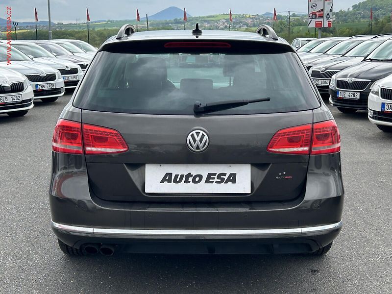 Volkswagen Passat (2013) 2.0TDi, DSG - fotka 5 z 17