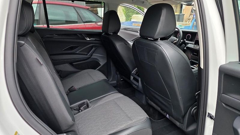 Volkswagen Tayron (2025) 2.0 TDI 142kW 4x4 DSG7 7míst - fotka 16 z 41