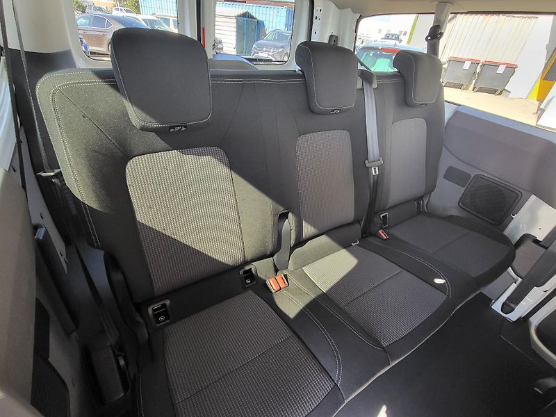 Volkswagen Transporter (2026) Kombi 2,0 TDI 8AUT DR-nové - fotka 13 z 26
