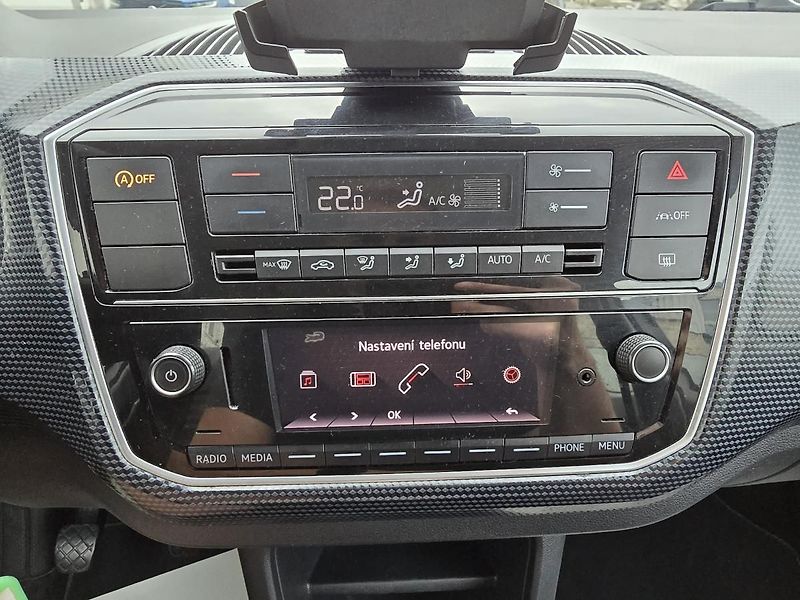 Volkswagen up! CNG KAMERA + DIGIKLIMA ČR - fotka 28 z 33