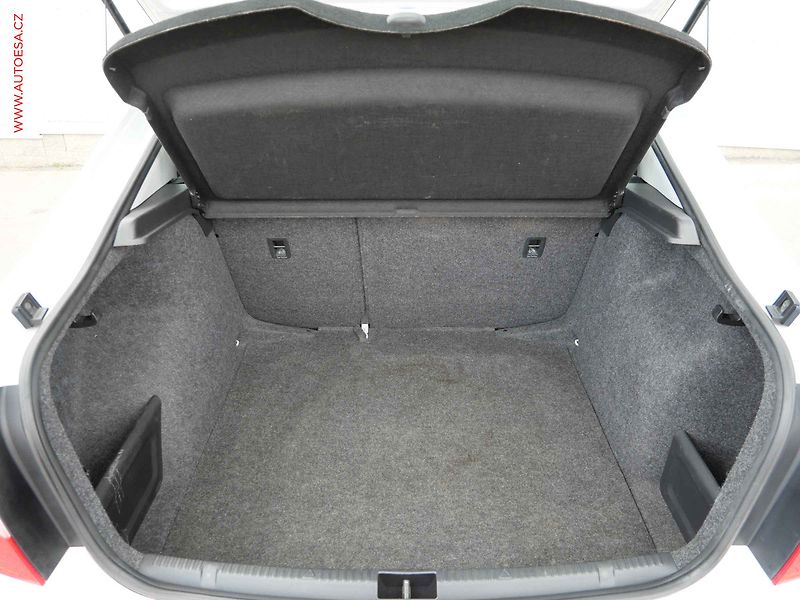 Škoda Rapid (2015) 1.4 TDi, ČR, Ambiente - fotka 7 z 16