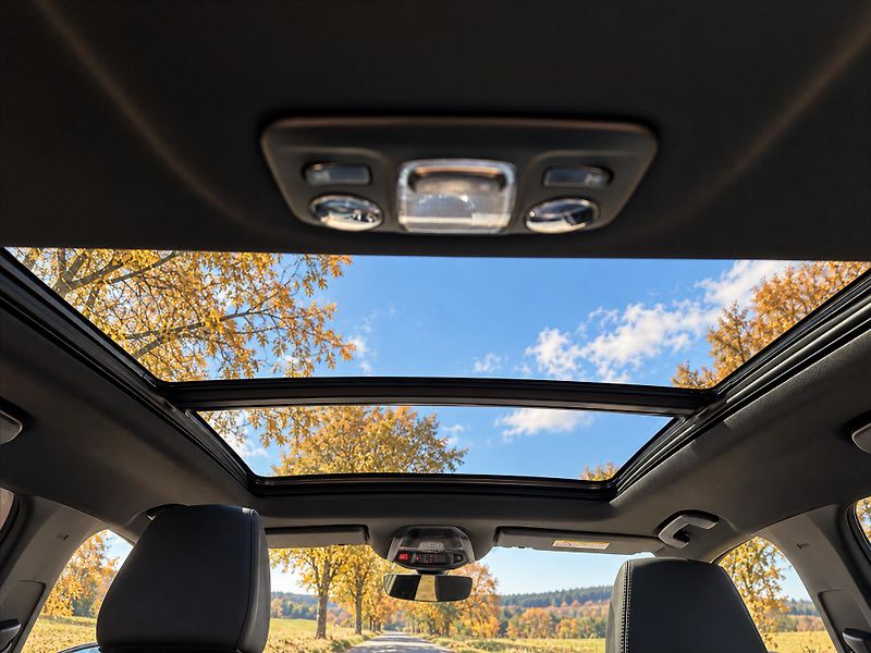 Peugeot 3008 GT 1,6 PureTech 133kW Automat - fotka 25 z 32