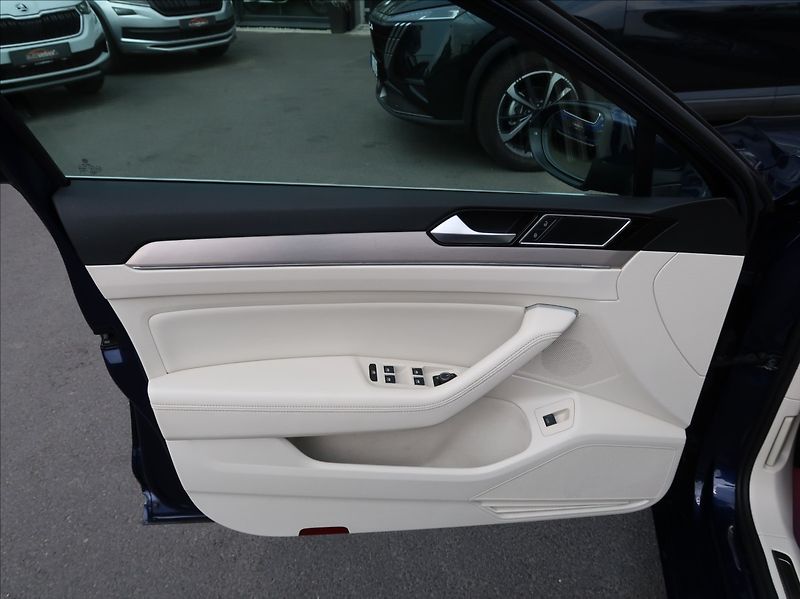 Volkswagen Passat 2,0 TDi,110kW,1majČR,Highline - fotka 22 z 27