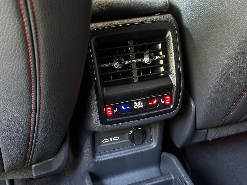 Škoda Kodiaq RS 2.0TSi 4x4 DSG 265PS Matrix - fotka 33 z 41