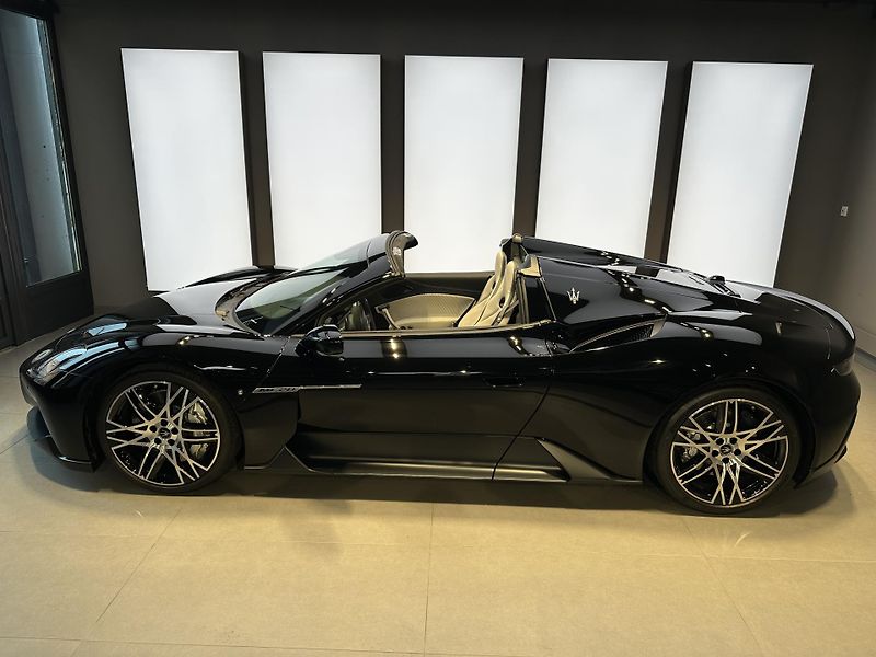 Maserati MC20 (2023) Cielo 630HP  - fotka 20 z 29
