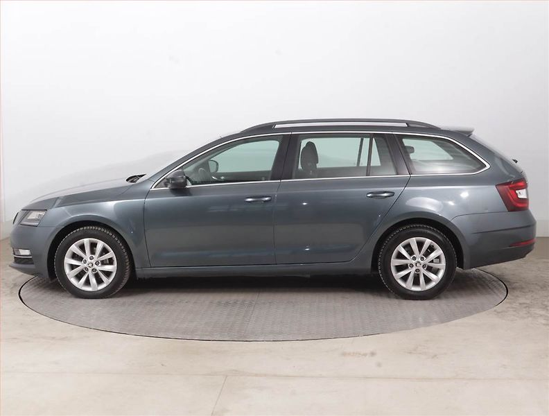 Škoda Octavia (2018) Style 1.6 TDI, Serv.kniha - fotka 3 z 15