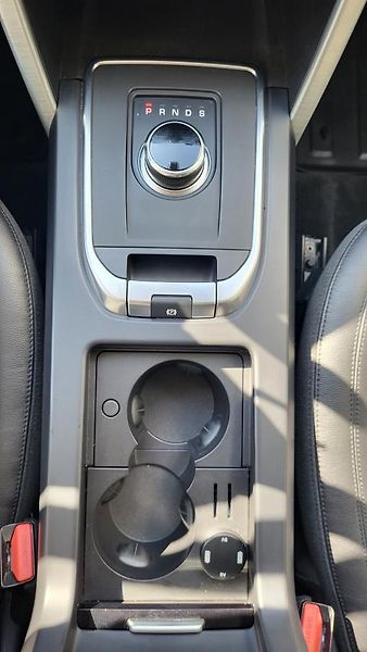 Land Rover Discovery Sport (2018) 2,0 SE TD4 AT 150k - fotka 18 z 32