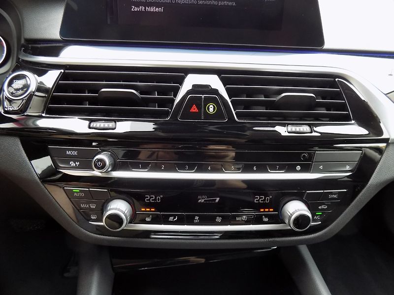 BMW Řada 5 (2019) 530d/Sport-Line/Full-Led/ - fotka 28 z 35