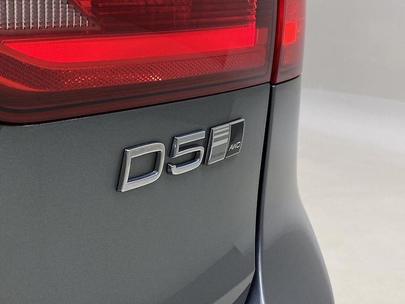 Volvo V90 D5 AWD INSCRIPTION AUT CZ - fotka 36 z 50