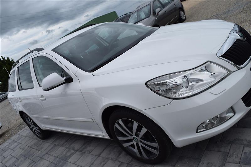 Škoda Octavia 1,2 TSI 77KW 2XKOLA XENONY - fotka 4 z 43