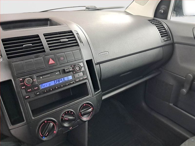 Volkswagen Polo (2003) 1.2, Serv.kniha, nová STK - fotka 12 z 17