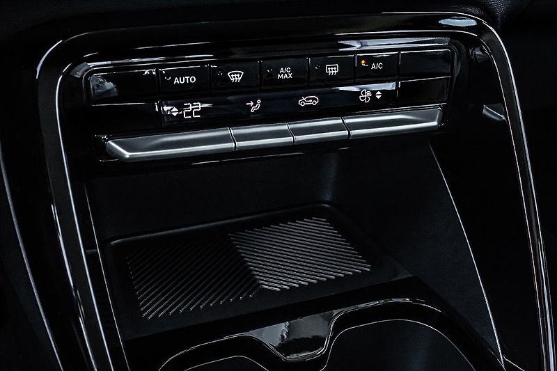 Citroën C3 Aircross (2026) 1,2 PLUS Hybrid 145k Automat - fotka 16 z 20