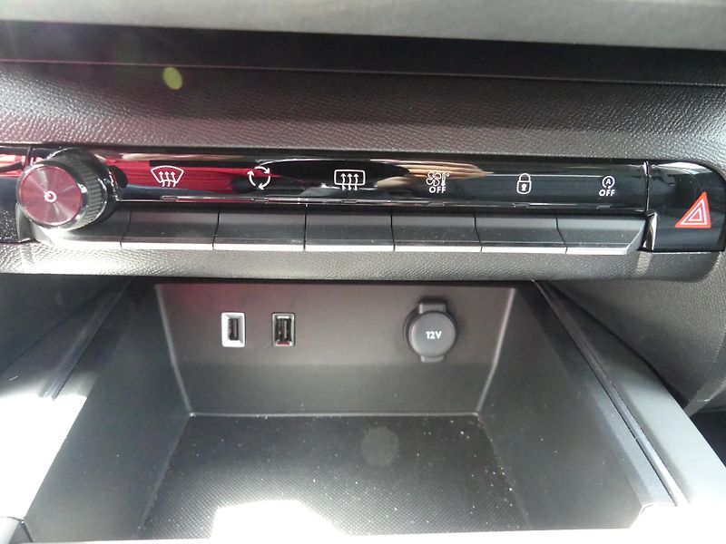 Citroën C5 Aircross (2024) 1,2 PureTech 130 MAN6 - fotka 16 z 22