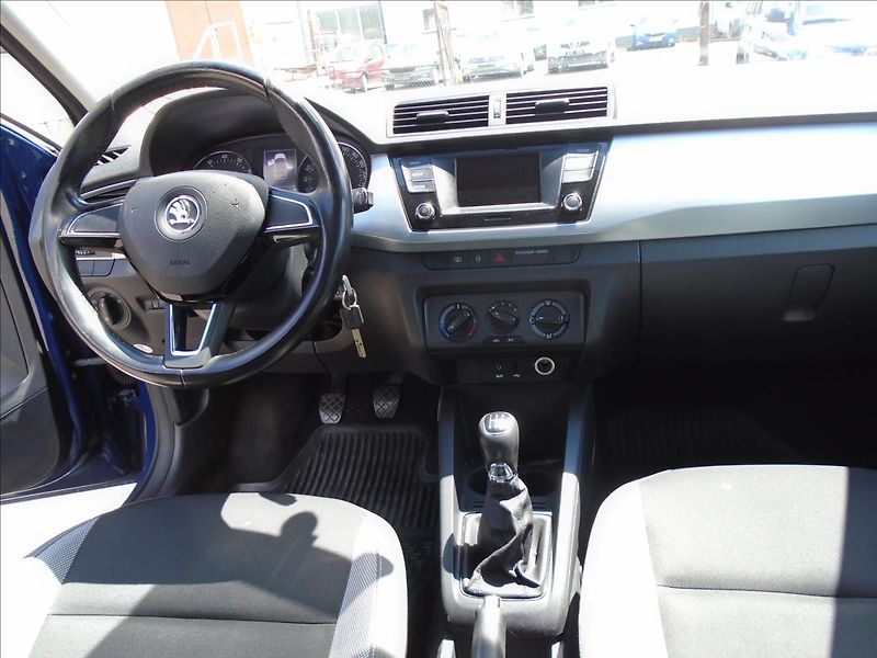 Škoda Fabia 1,0 - fotka 18 z 25