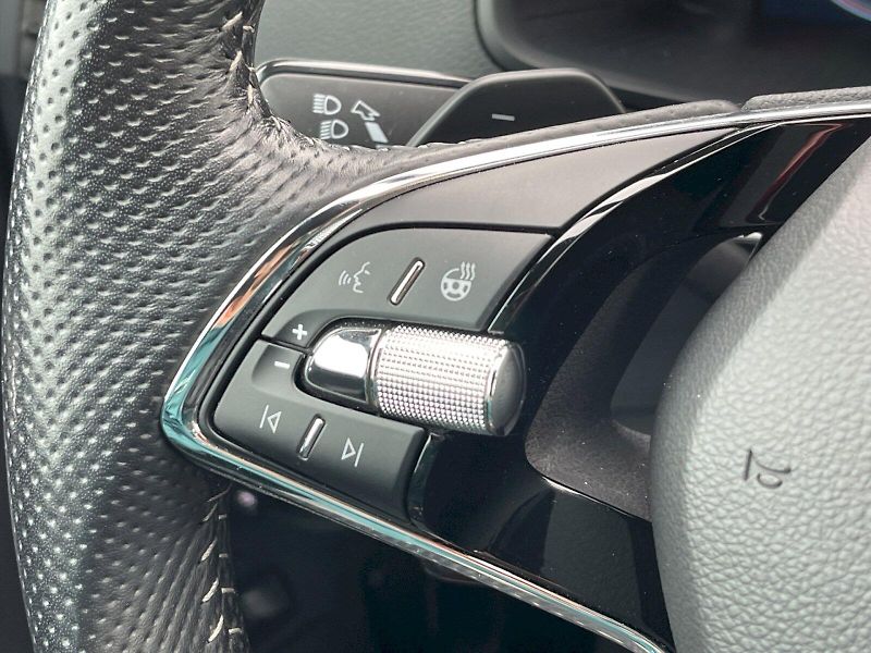 Škoda Karoq (2024) 2.0 TDI 110kW SportLine Exclus - fotka 8 z 35