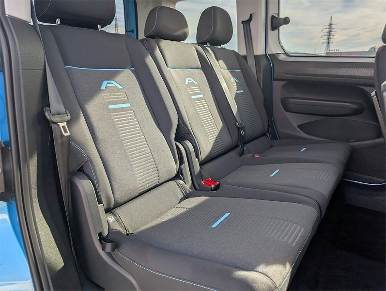 Ford Tourneo Connect Active, Tourneo, 2.0 EcoBlue 9 - fotka 11 z 21