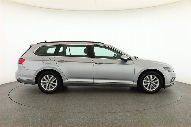 Volkswagen Passat (2020) Business 2.0 TDI, Automat - fotka 6 z 18