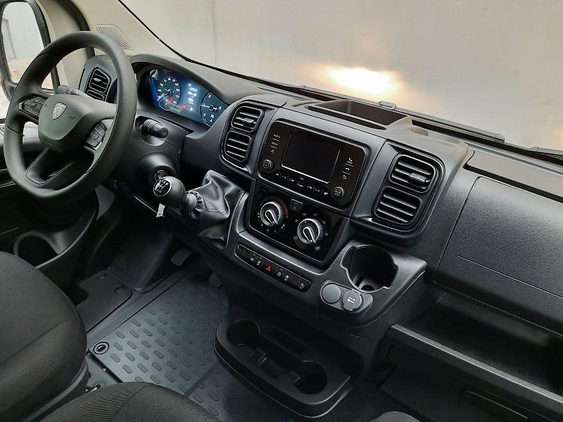 Peugeot Boxer (2026) FG 3300 L2H2 DIESEL 140k MAN6 - fotka 12 z 12