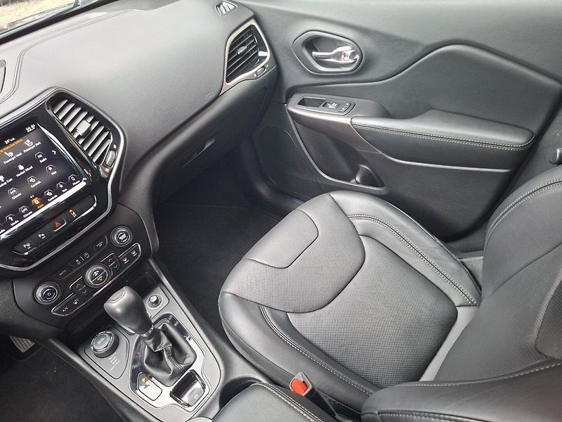 Jeep Cherokee (2019) 2.2M-JET 143kW 4X4 LIMITED - fotka 14 z 43