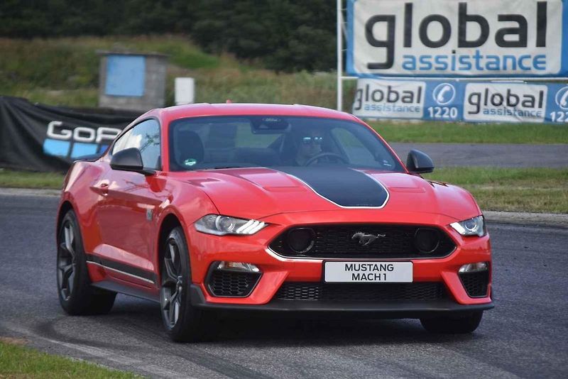 Ford Mustang Mach 1 způsobuje zkušeným řidičům opravdu libé pocity